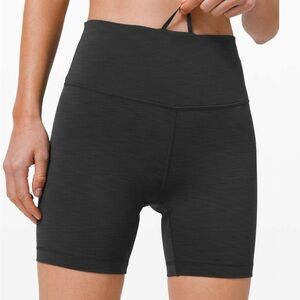 Lululemon Wunder Train High-Rise Short 6"
Heathered Graphite Grey size 4